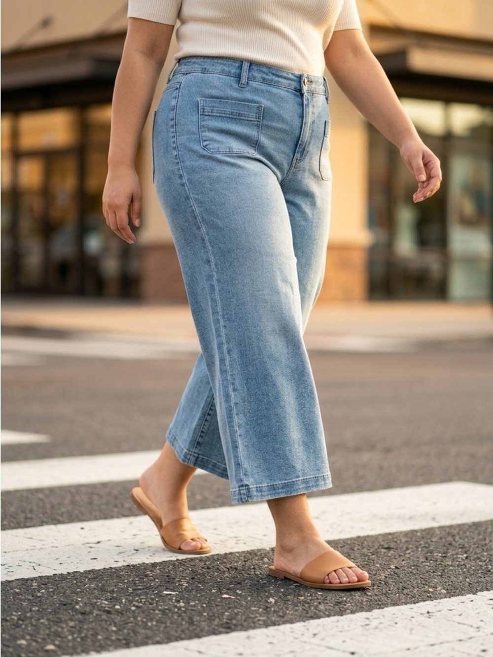 Kut from the Kloth Light Blue Cropped Wide-Leg Jeans with Front Patch Pockets - Picture 1 of 5
